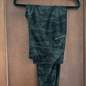 Eddie Bauer Camo Leggings XL